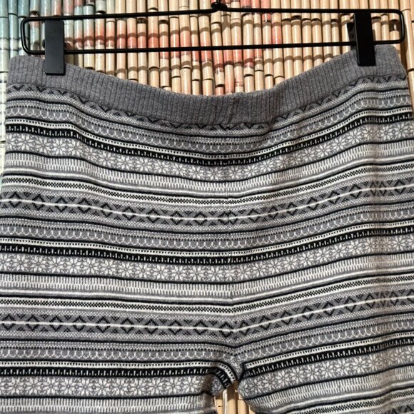 Mossimo Supply Co. Fair Isle Style Sweater Leggings, Grey Geometric, XL - Picture 8 of 10